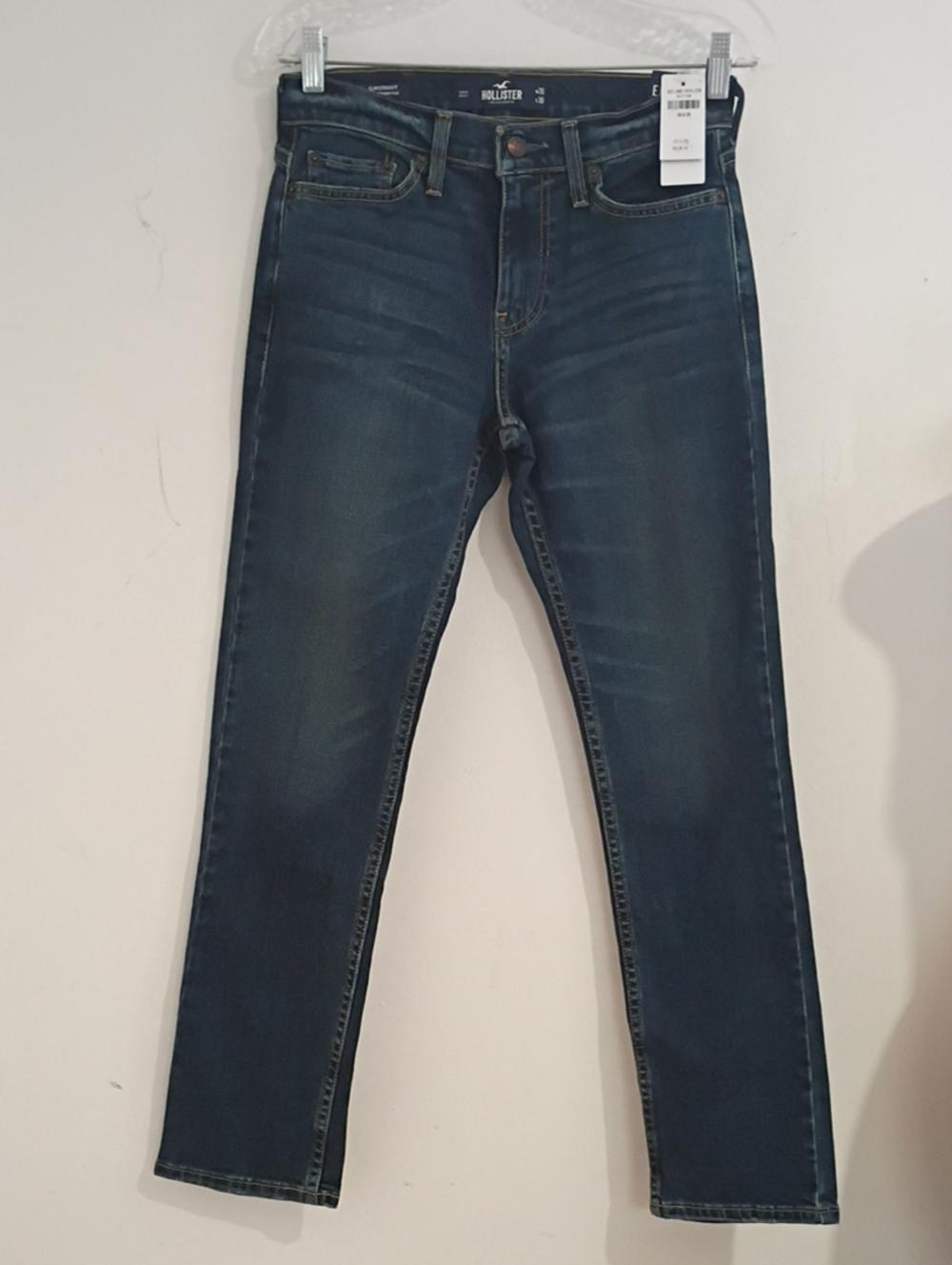 Hollister Men Slim Straight Jeans in Dark Blue Wash